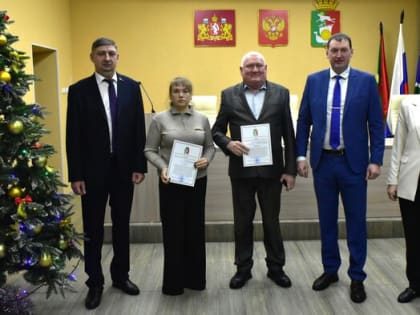 Глава муниципалитета отметил подготовку тавдинцев к новогодним праздникам по украшению округа и поощрил участников конкурса