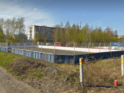 Тагильский депутат Дмитрий Костенников пообещал залить на Руднике каток. В мэрии на лёд не нашли воду