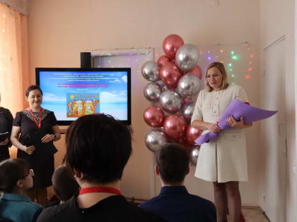 Анна Соломеина проверила сенсорную-комнату в социально-реабилитационном центре для несовершеннолетних