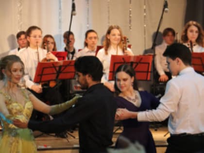 Рождественский бал старшеклассников