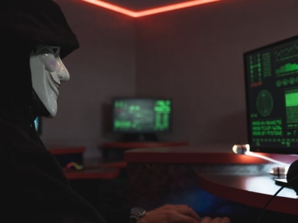 Суд приговорил хакеров к условным срокам за миллиардный ущерб