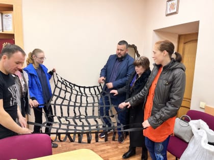 Сегодня много неравнодушных жителей, предприятий и учреждений нашего города подключились к сбору гуманитарной помощи для наших ребят, находящихся на СВО. И ИРБИТСКИЙ ПОЛИТЕХНИКУМ н