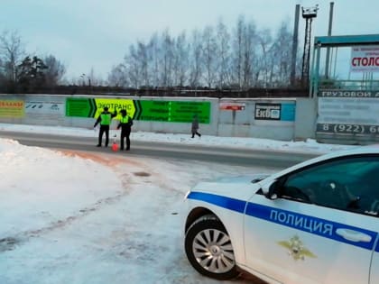 В Екатеринбурге при аварии с участием двух такси пострадали две женщины и 10-летняя пассажирка