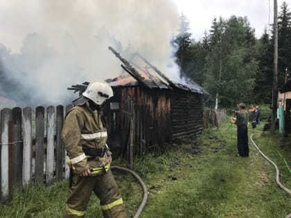 В выходные в Нижнем Тагиле сгорела баня