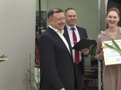 Поздравления, подарки, награды - Детская художественная школа Ревды отметила полувековой юбилей