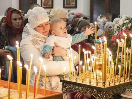 Около 4 тыс. человек приняли участие в рождественских богослужениях в храмах Первоуральска
