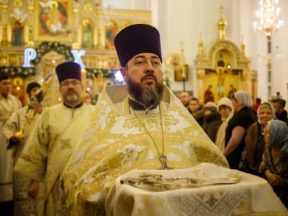 Митрополит Екатеринбургский и Верхотурский Евгений совершил Божественную литургию в храме Рождества Христова на Уралмаше
