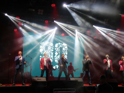 День Металлурга Каменск-Уральский отметил вместе с арт-группой «Хор Турецкого»