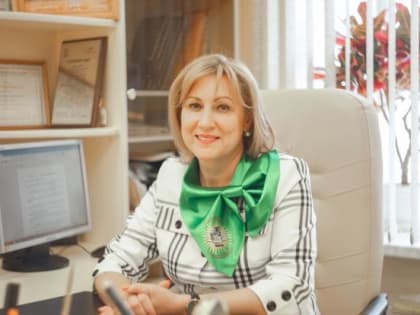 Директора верхнепышминской школы №25 поздравили с юбилеем руководящей работы