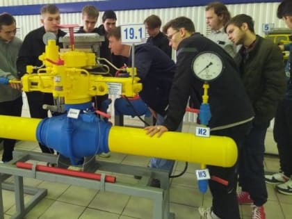 В Югре реализуют пилотный проект:  старшеклассники осваивают рабочую профессию еще в школе