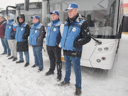 Алексей Свалов принял участие в передаче автобусов для Верхней Пышмы