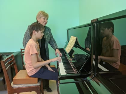 Двери в искусство. Продолжается набор в “Артемовскую детскую школу искусств”