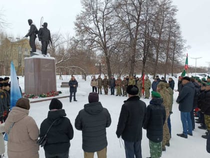 В Каменске-Уральском почтили память Героя России, Почетного гражданина города Виктора Дубынина