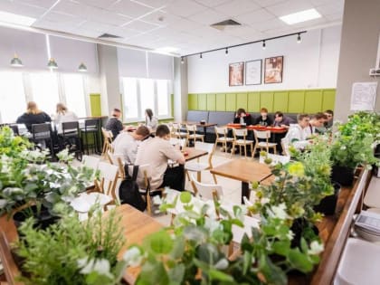 Свыше 550 тысяч свердловских школьников получают горячее питание