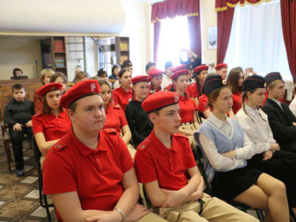 Поднимаем дух российских солдат…