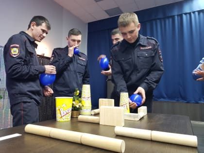 Тавдинские полицейские задержали студентов техникума имени Елохина на два часа