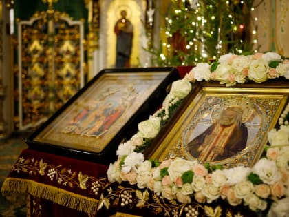 Митрополит Евгений возглавил Божественную литургию в престольный праздник храма Серафима Саровского в Екатеринбурге