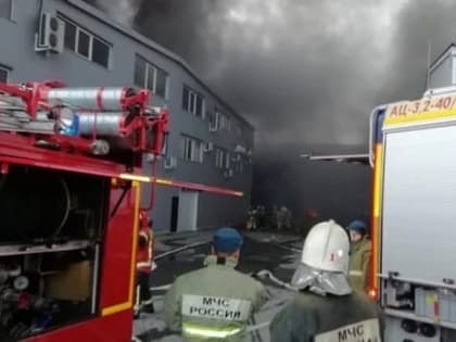 В Екатеринбурге потушен один из самых крупных промышленных пожаров