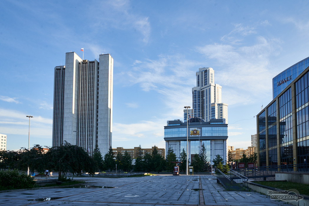 Правительство свердловской. Екатеринбург правительство Свердловской области. Здание правительства Свердловской области Екатеринбург 1920 1080. Правительство Свердловской области фото. Правительство Свердловской области фото здания.