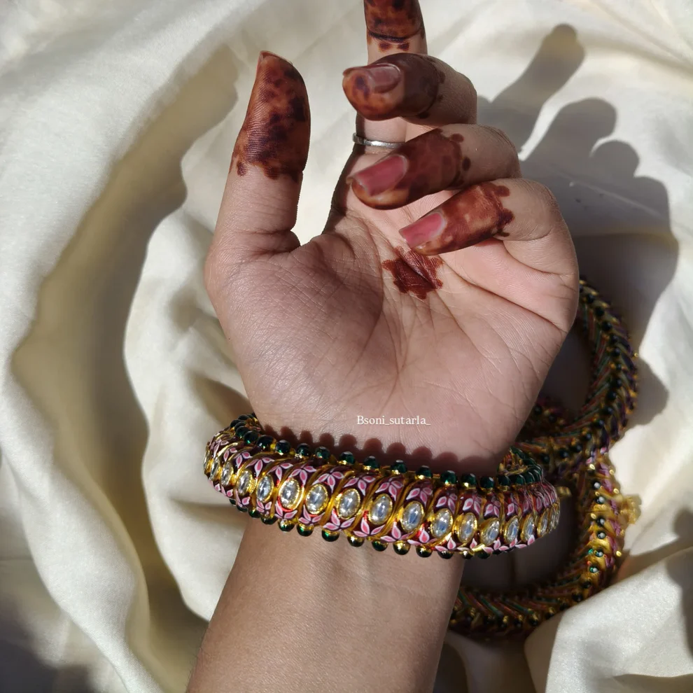 1 Stone Meenakari Sutarla Bangles (Sutarla Kada)