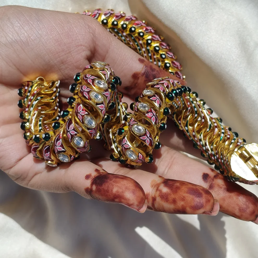 1 Stone Meenakari Sutarla Bangles (Sutarla Kada)