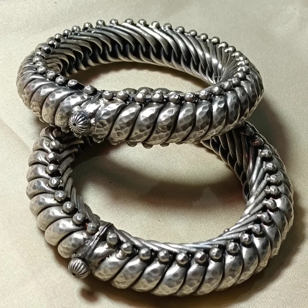 Hammered oxidised 925 silver Sutarla View 2