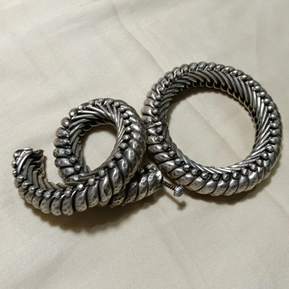 Hammered oxidised 925 silver Sutarla