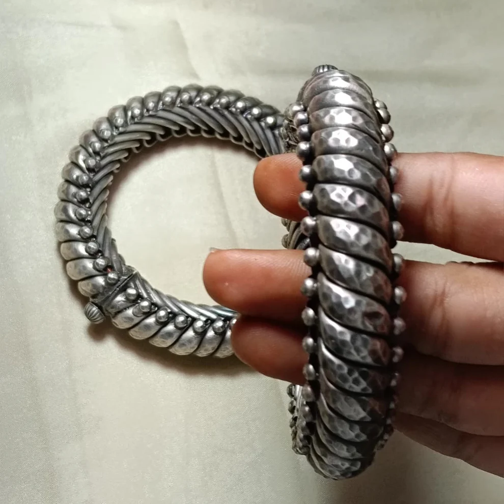 Hammered oxidised 925 silver Sutarla
