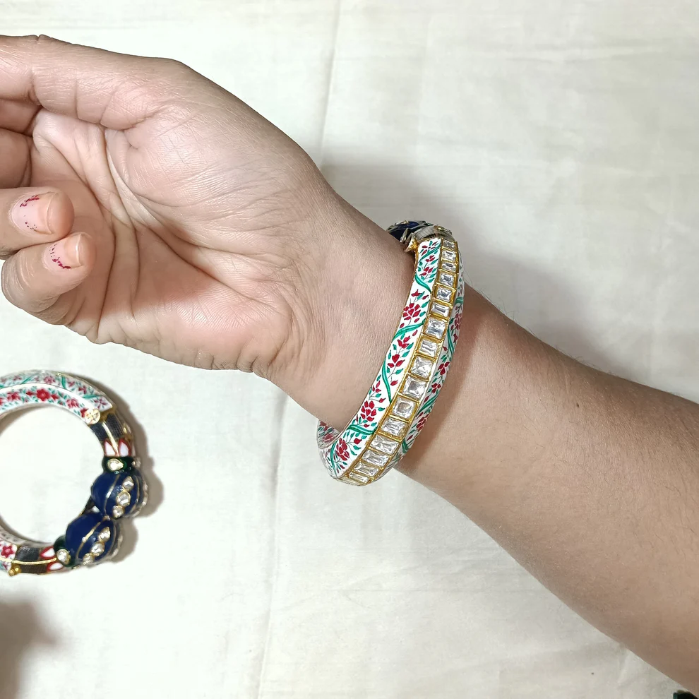 Floral Meena Kada