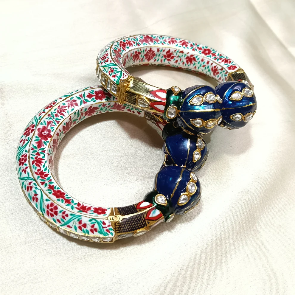 Floral Meena Kada
