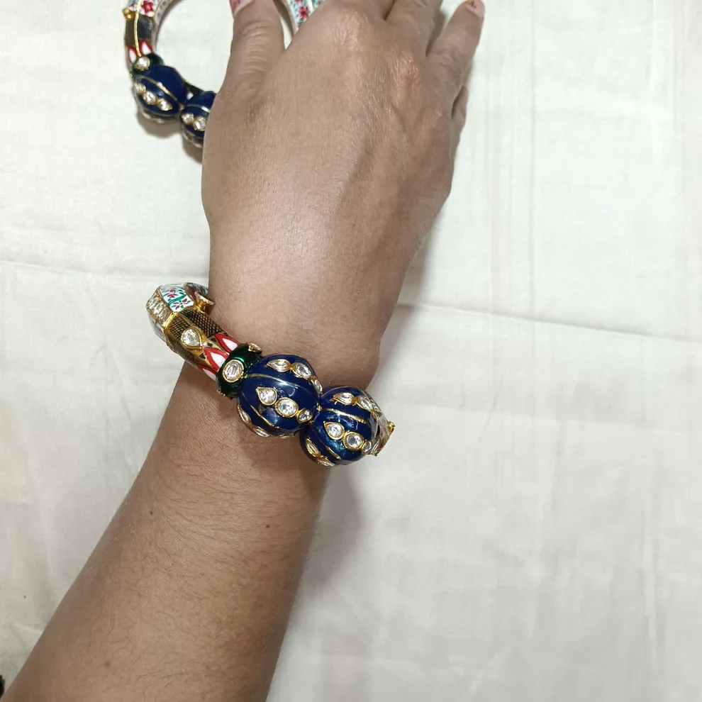 Floral Meena Kada