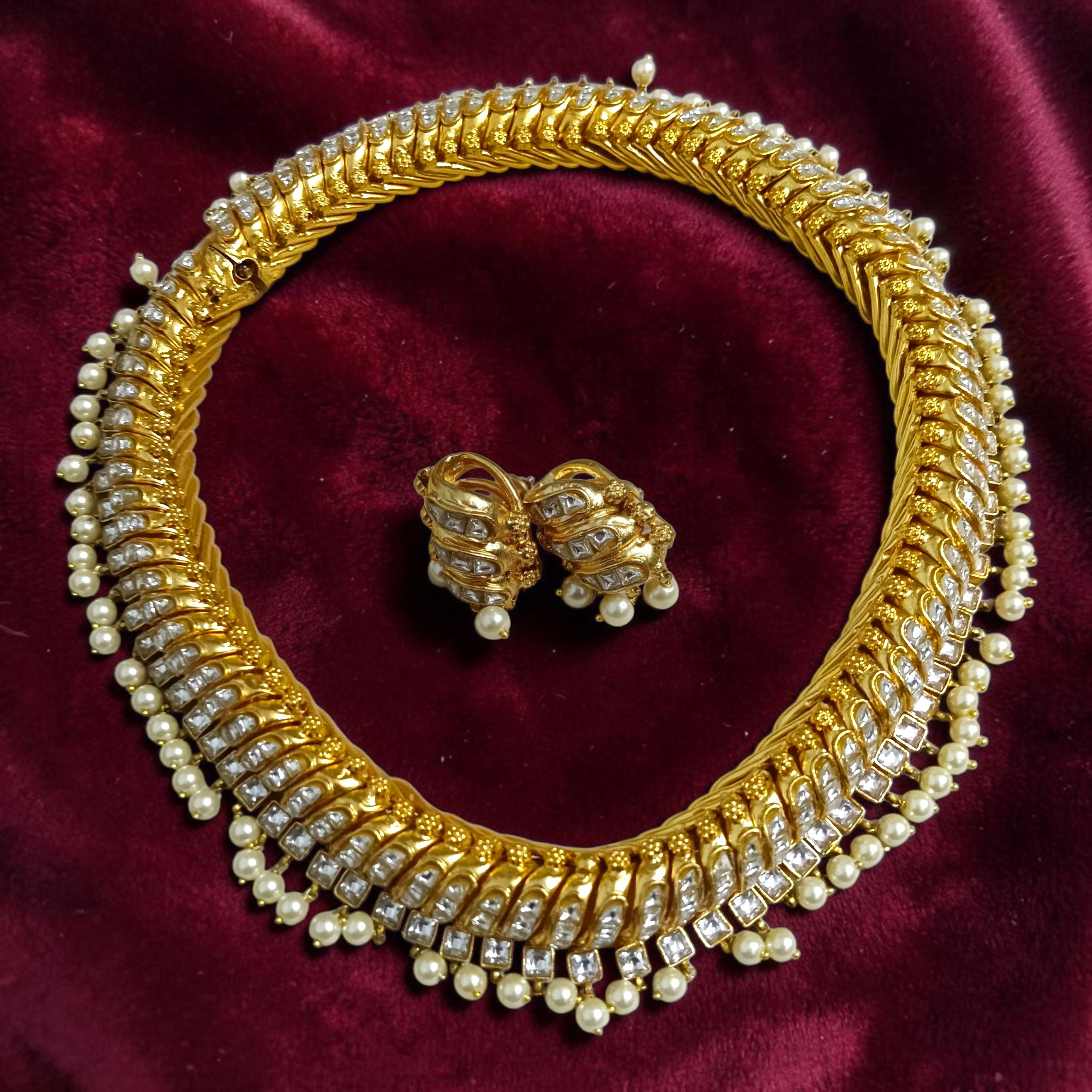 Pearl Vritta sutarla Necklace