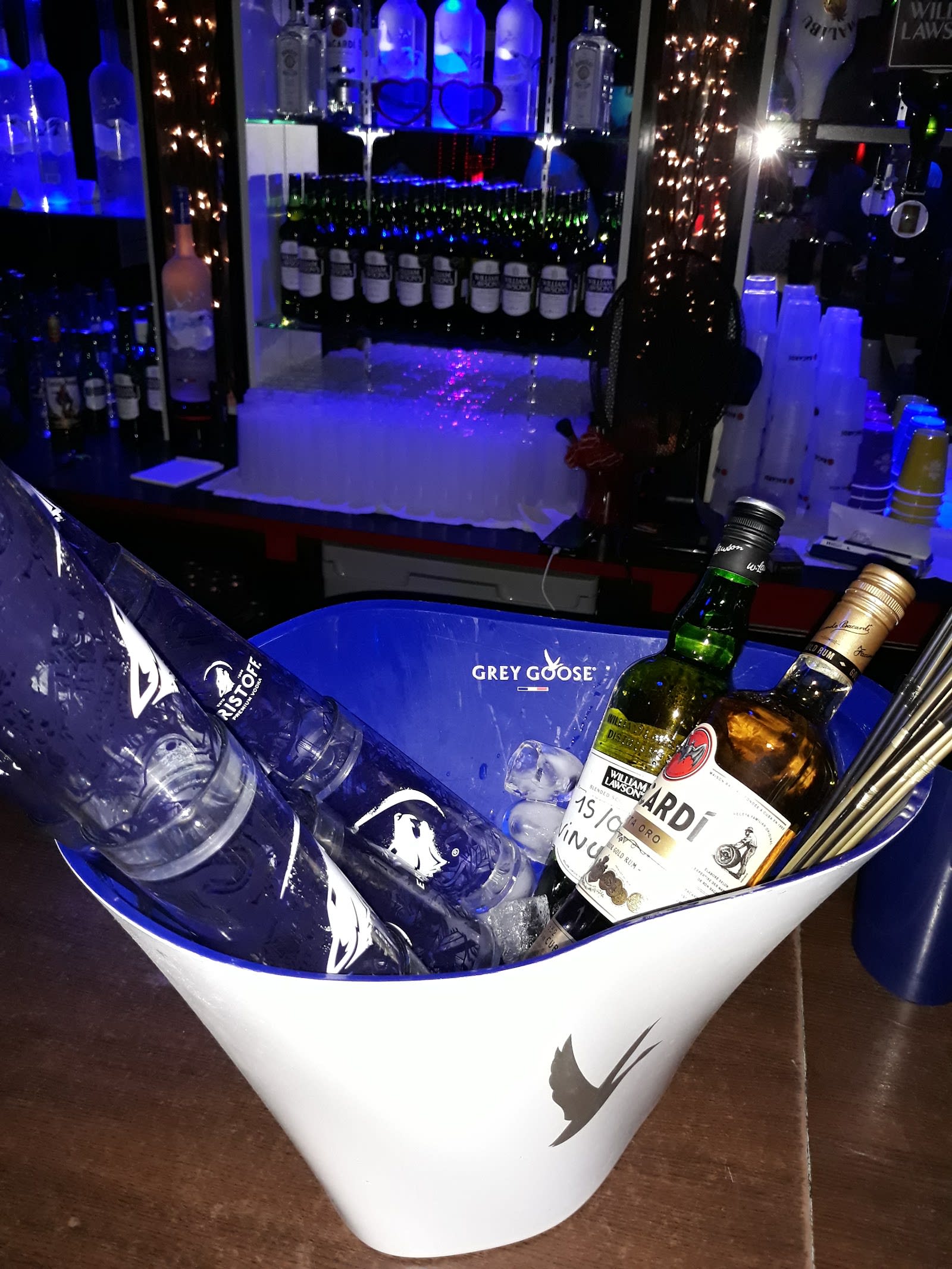 L'Acropolis Club