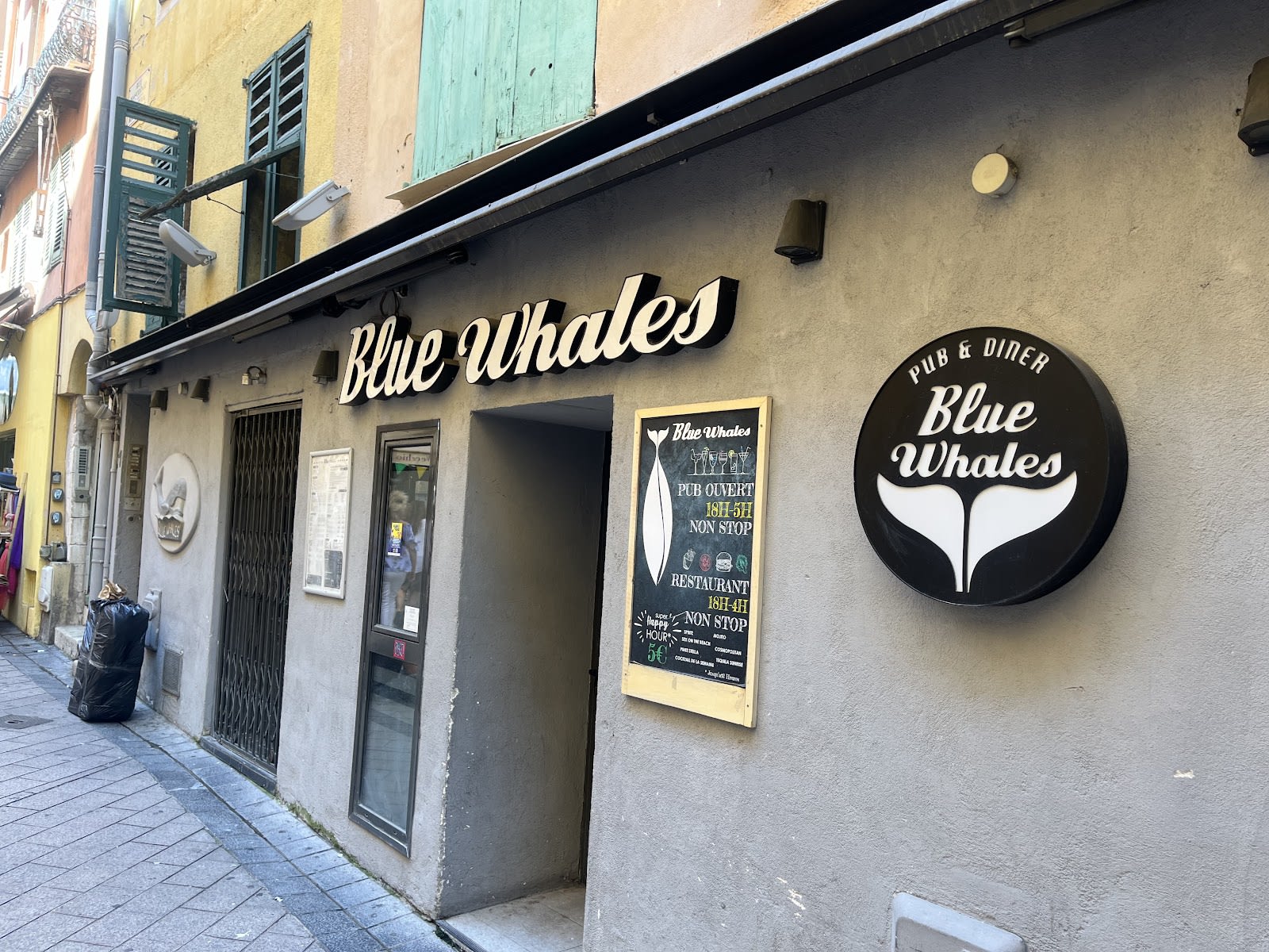 Le Blue Whales