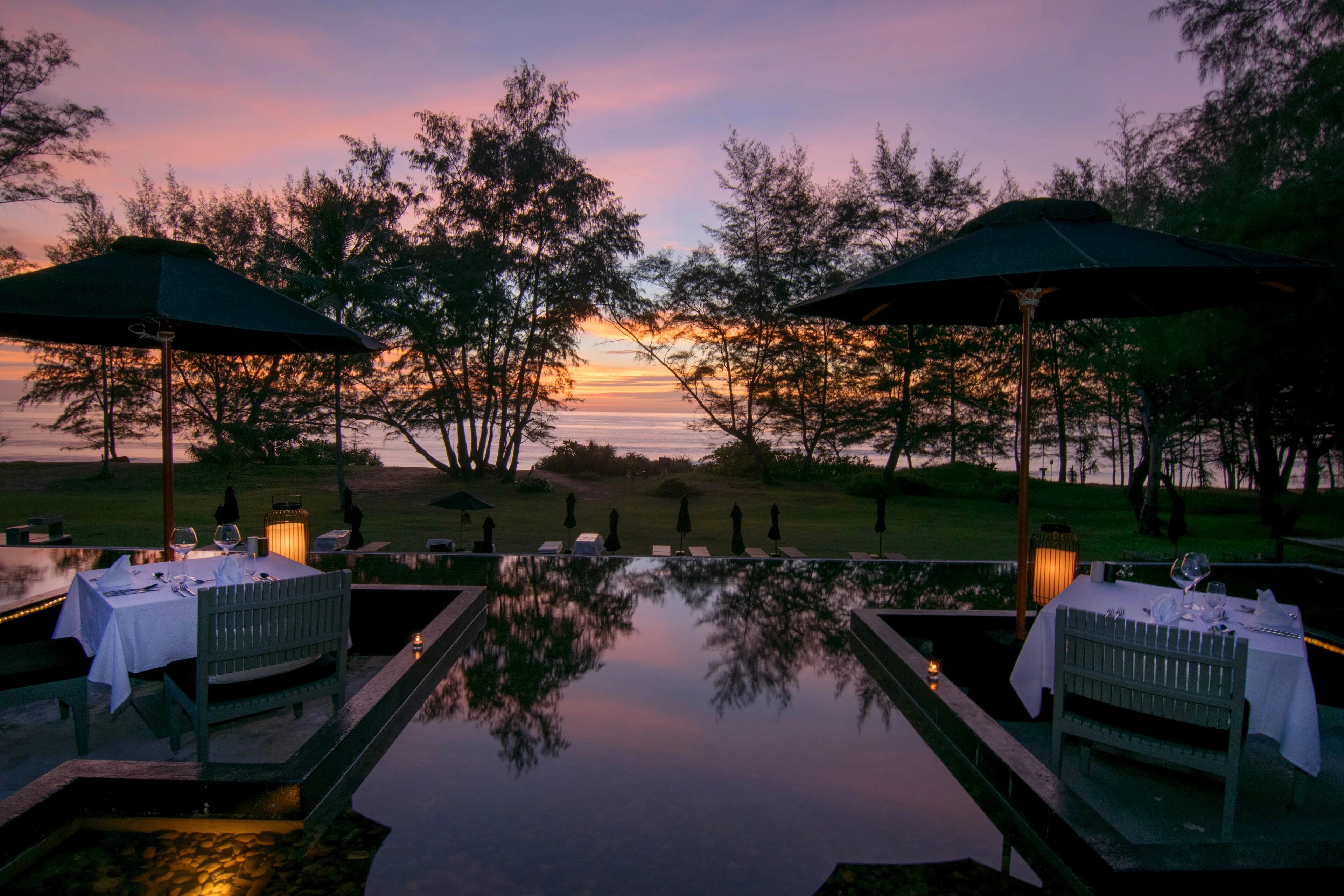 beatiful luxury hotel with pool and ocean view