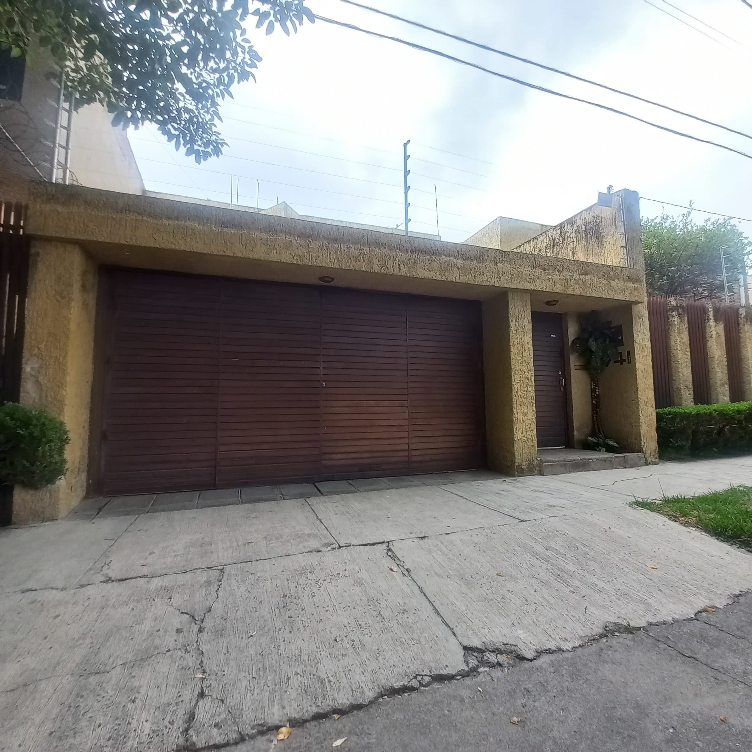 0069-RCV - AMPLÍSIMA CASA, CHAPULTEPEC COUNTRY, GUADALAJARA - Miniatura 2