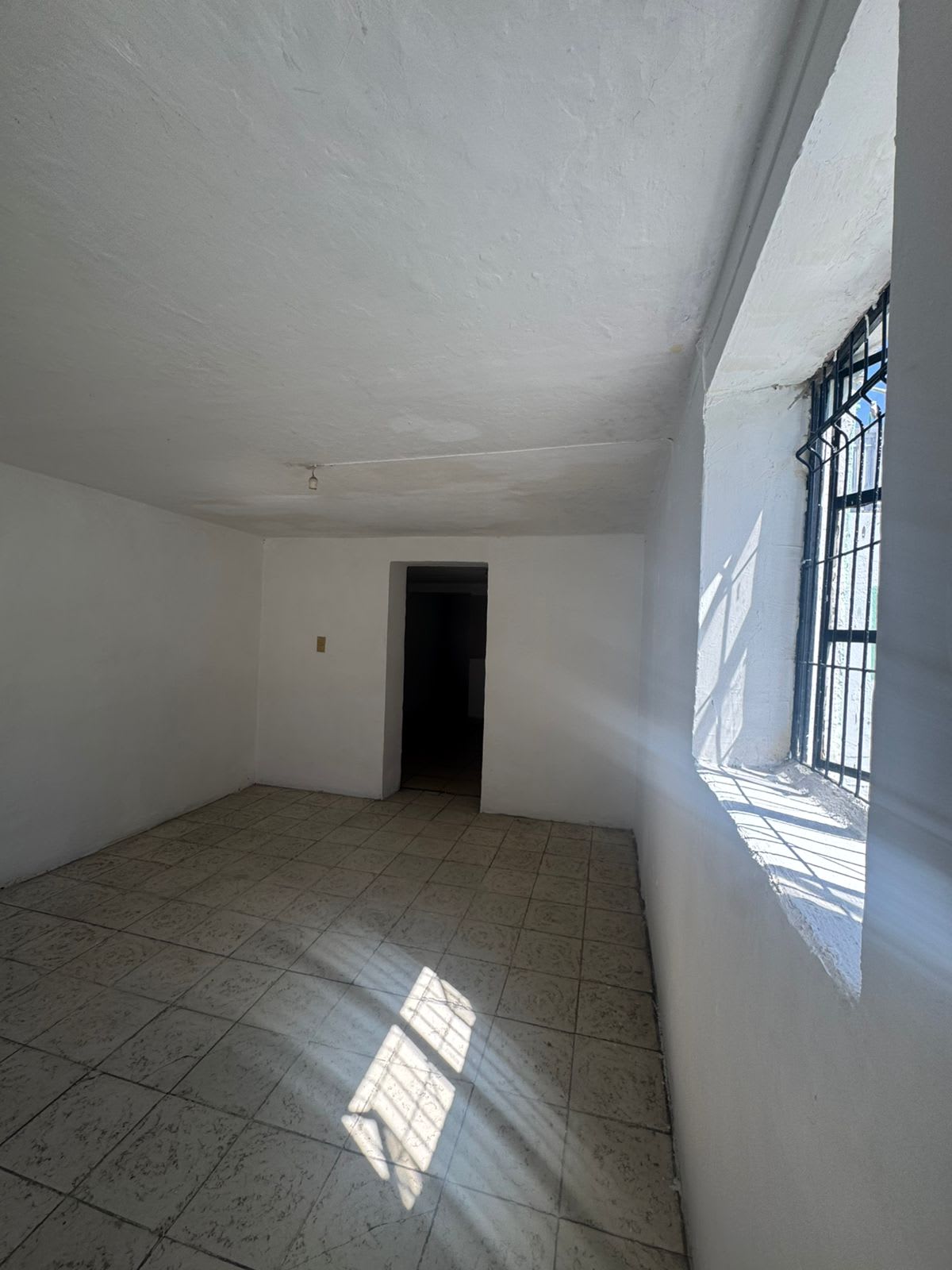 0225-RCV - CASA EN VENTA, COL EL REFUGIO, GUADALAJARA JAL - Miniatura 9