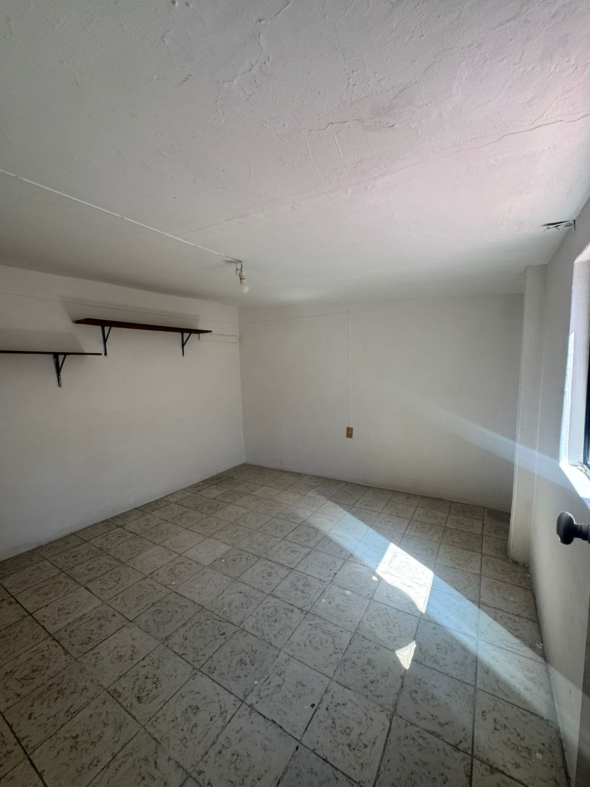 0225-RCV - CASA EN VENTA, COL EL REFUGIO, GUADALAJARA JAL - Miniatura 3