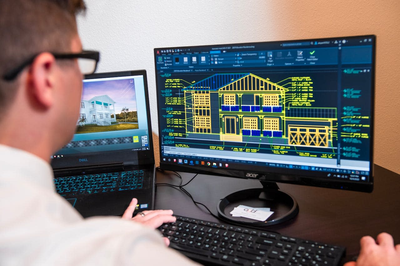 Instruktur memandu pemodelan struktur di kelas online