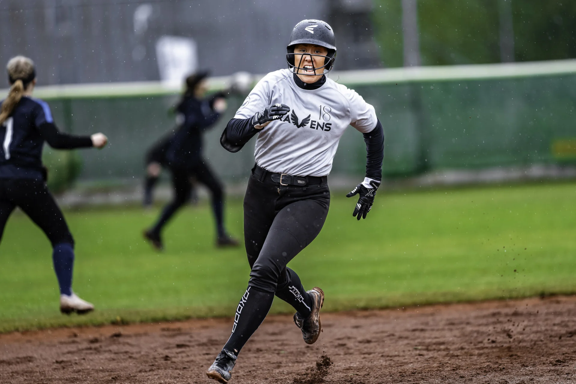 Dags för slutspel i softboll – Falun och Karlskoga gör upp om SM-guldet - SWE3 thumbnail