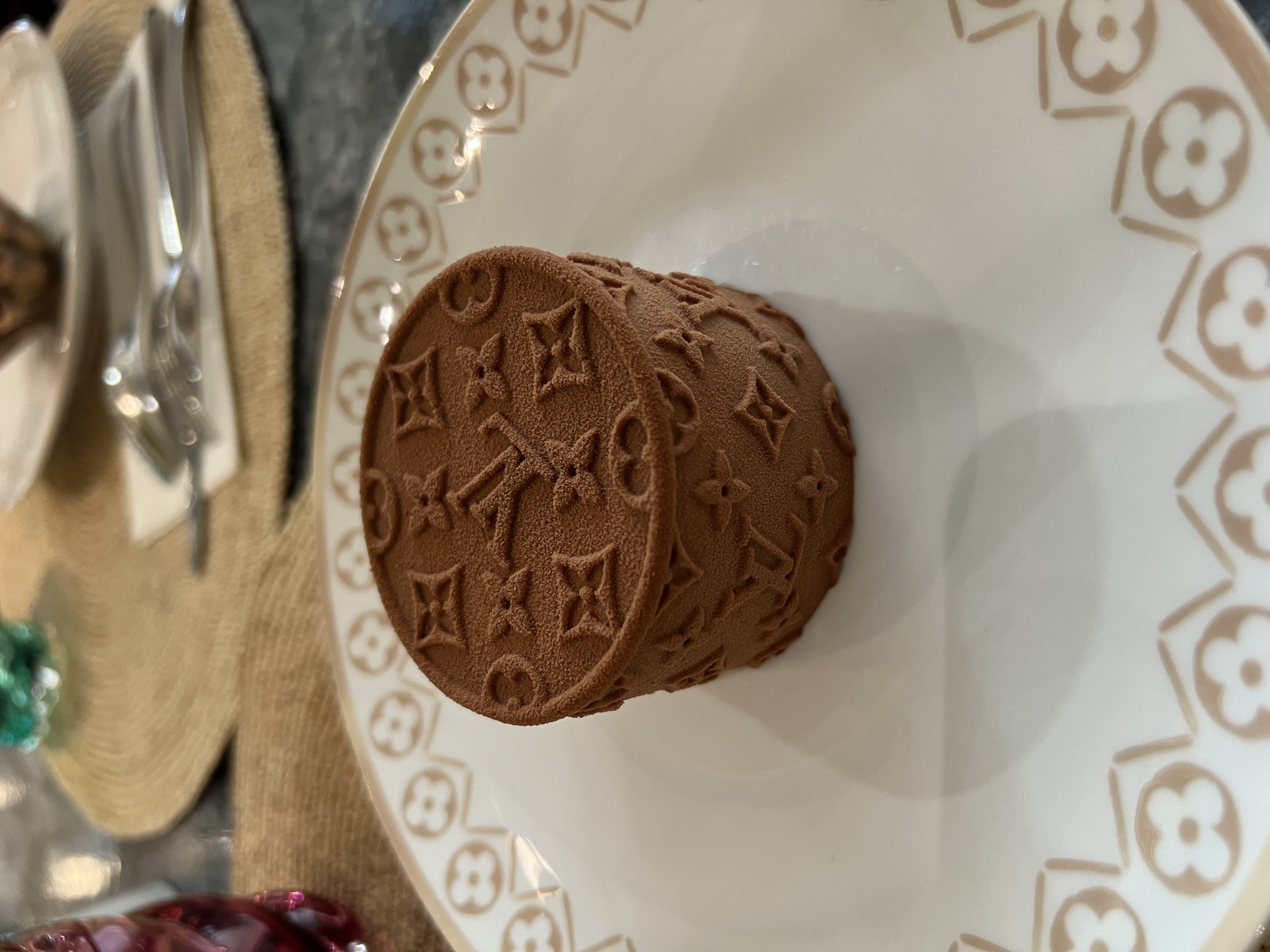 Louis Vuitton Caf&eacute; V