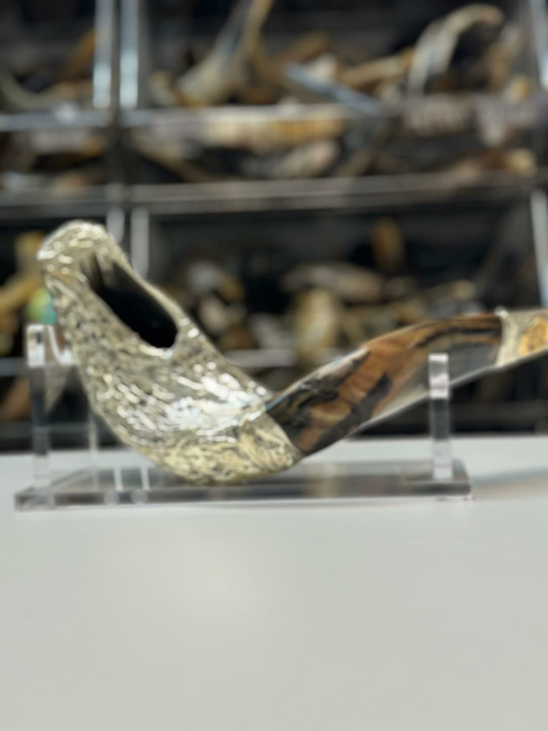מעמד לשופר מפרספקס 26 ס"מ Shofar Stand - תמונה ממוזערת 4