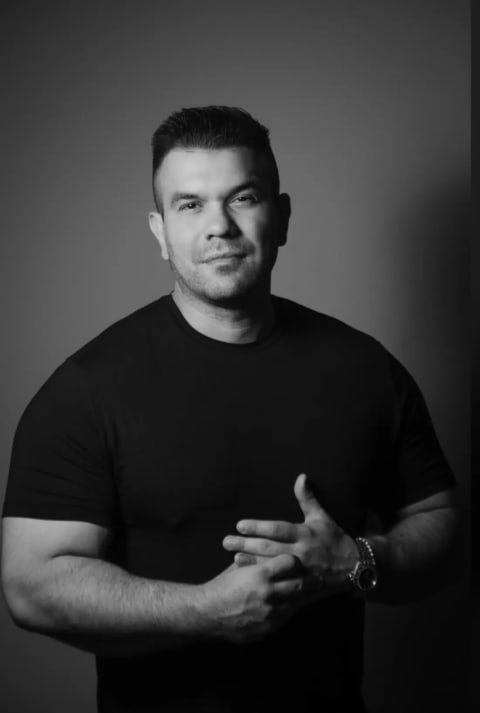Retrato em preto e branco do Dr. Rodrigo Schröder
