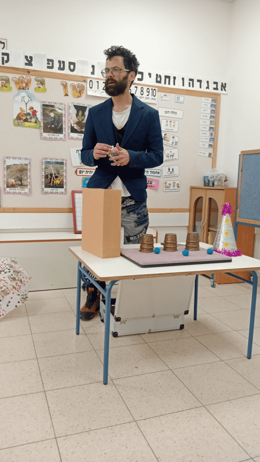 יואב ירדני- קוסם, זמר ופרפורמר - תמונה