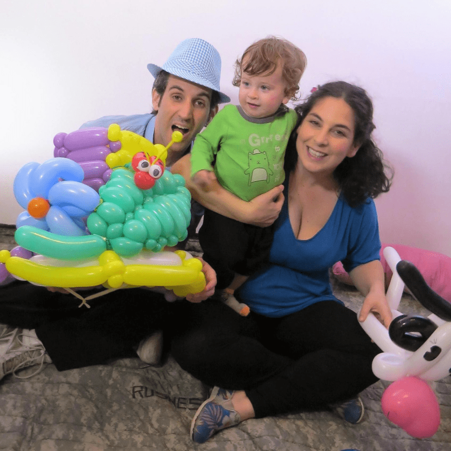 אמני בלונים לארועים שלא שוחכים - תמונה