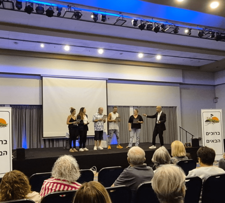 שרון בגדדי -אמן חושים מטורף - תמונה