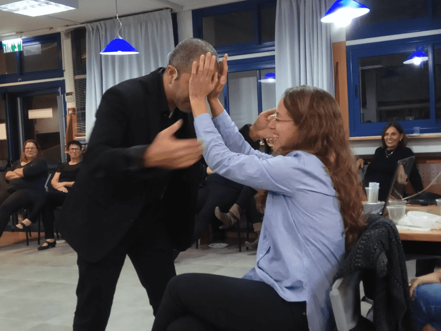 שרון בגדדי -אמן חושים מטורף - תמונה