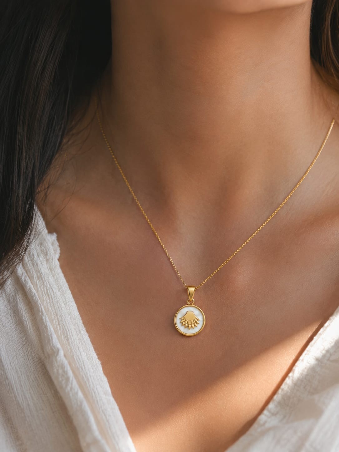Golden Shell Necklace thumbnail 2