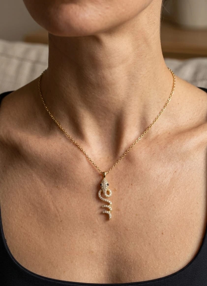 Reptile Necklace thumbnail 2