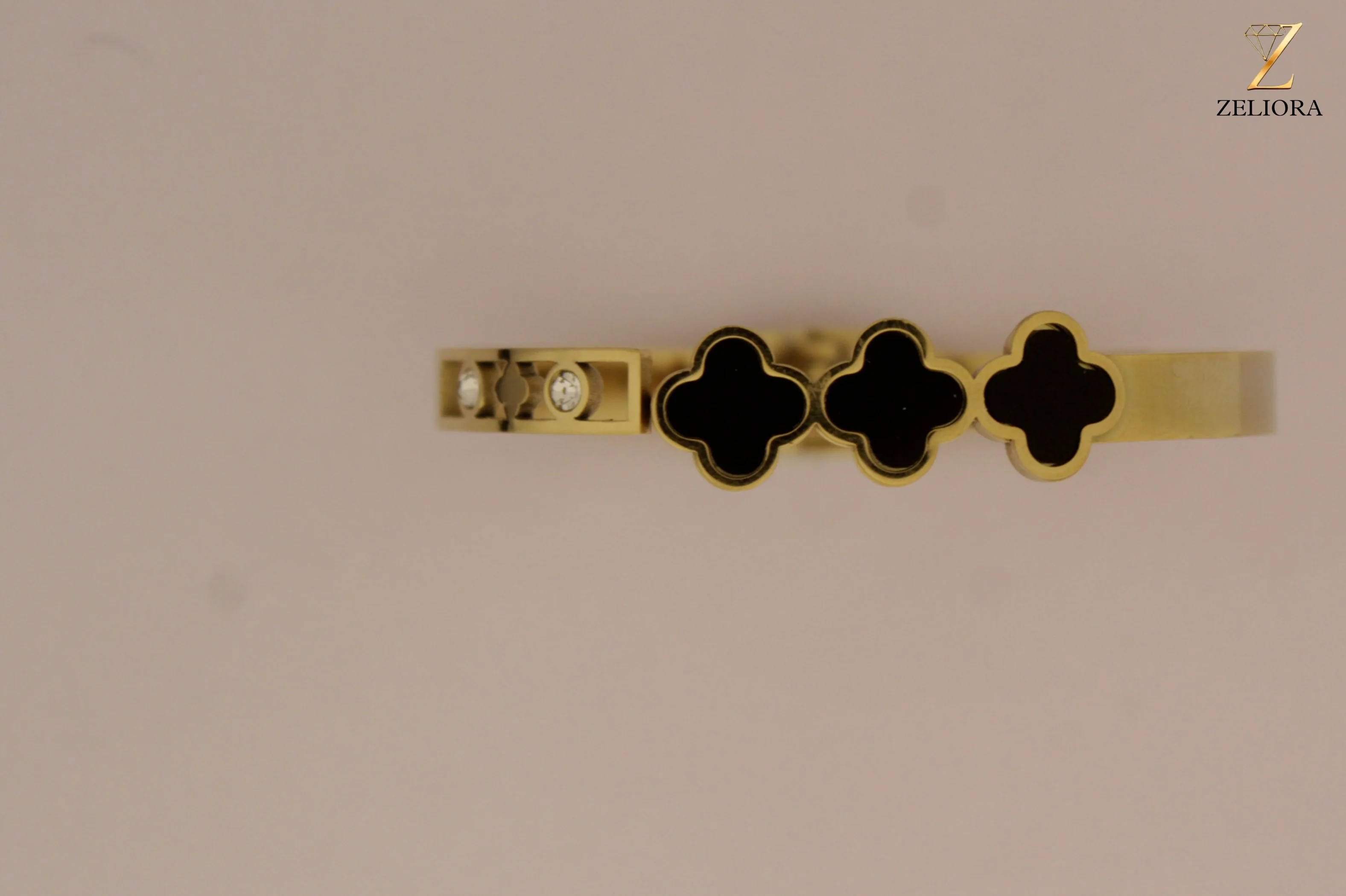 Black Charm LIne Kada thumbnail 3